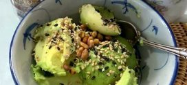 Plant-Based Protein Diet – Recipe Share for Mashed Avocado Mix with Toasted Black White Sesame Seed and Organic Flaxseed Oil